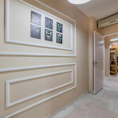 Sisli Main Street 2bedrooms 1 Living Ac , Lift